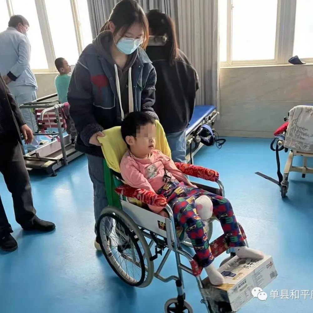 “学雷锋献爱心”——湖西高中师生代表走进和平康复医院