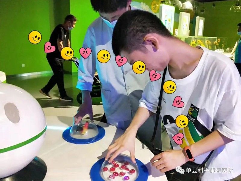 “零距离感受科技魅力”——特殊儿童走进科技馆